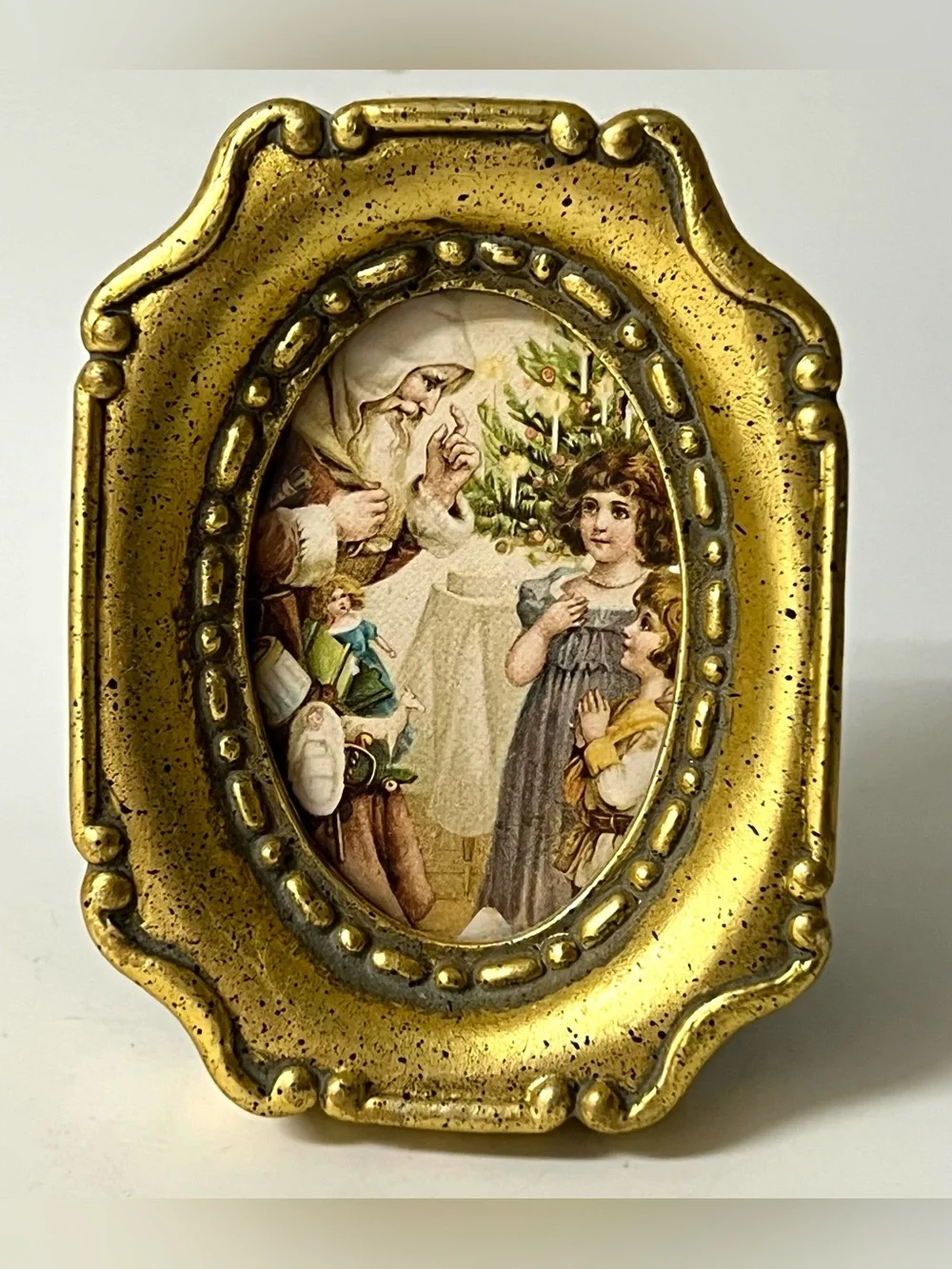 VTG Miniature Ornate Gold Color Oval Photo Picture Frame Taiwan 3.5x2.5 in